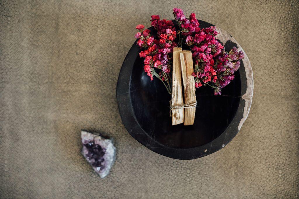 Palo Santo: para qué sirve y cómo limpiar tu energía - Alhumo Sacred Smokes