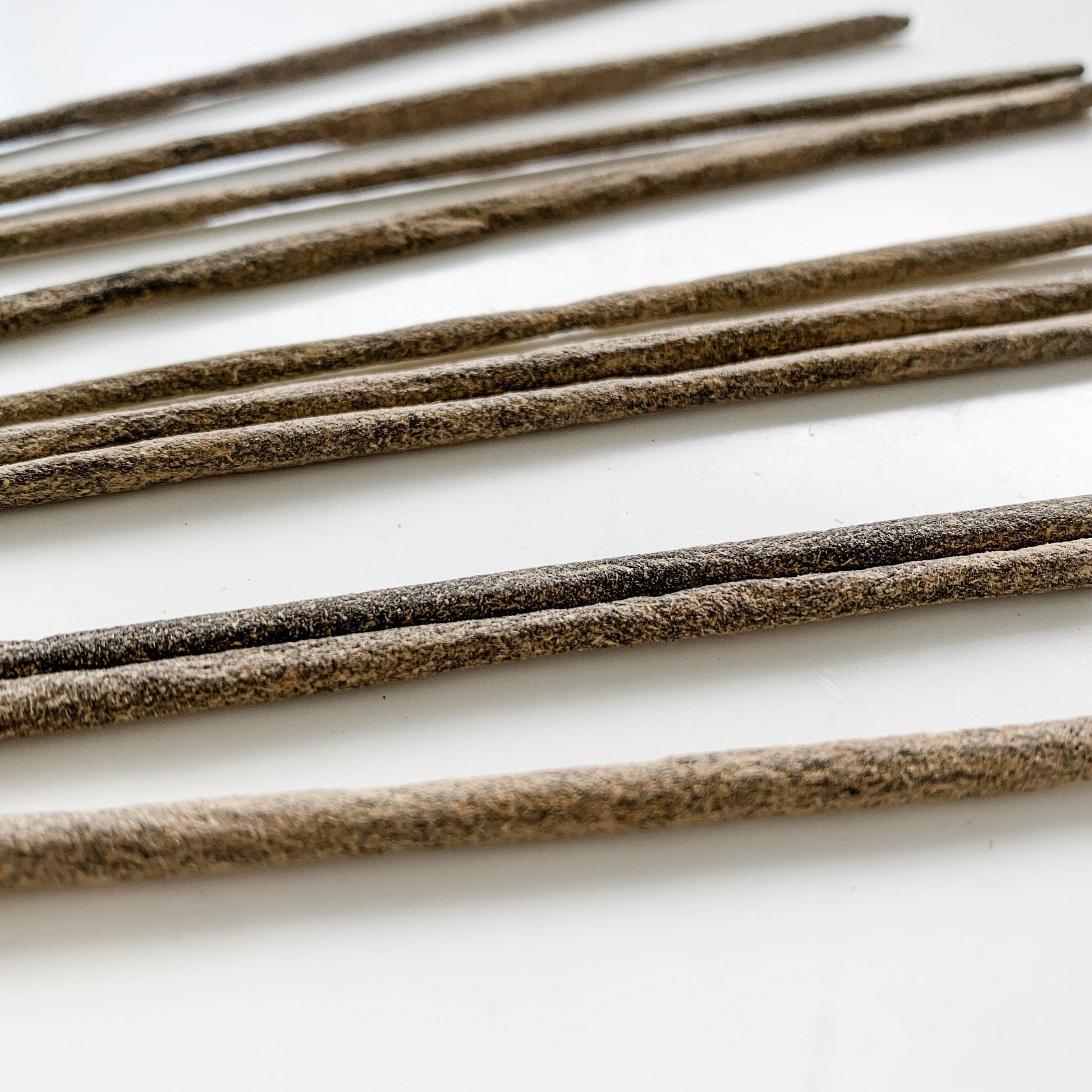 Inciensos de Sándalo - Alhumo Sacred Smokes