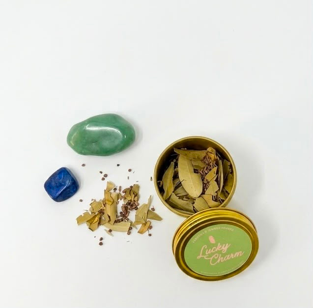 Lucky Charm - Vela Sándalo Blanco + Cardamomo